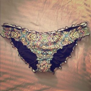 VS Patterned bottoms